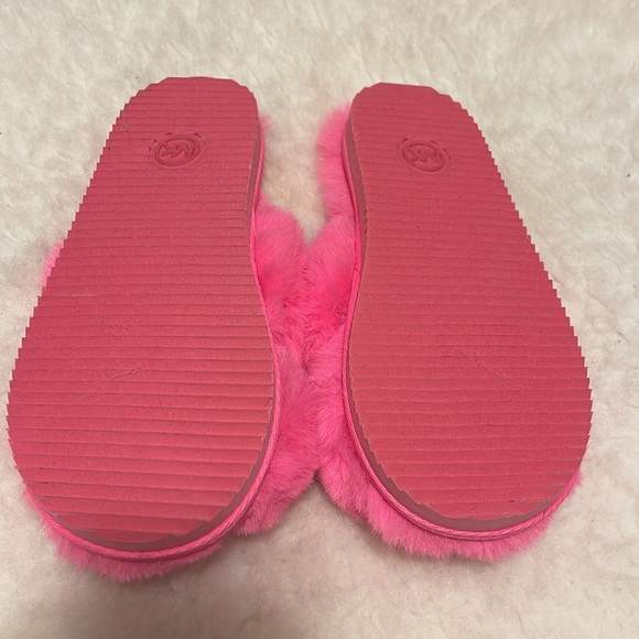 Michael Kors Slip on - Picture 3 of 3